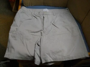 KNIGHTSBRIDGE TAN SHORTS SIZE 38 WAIST HIKING BOARD GOLF CASUAL - Picture 1 of 3