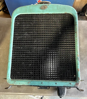 Radiador original antiguo The Willys Overland Co Toledo, Ohio 800549 RARO Foto 1 de 4
