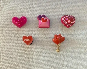 HERZ JIBBITZ VALENTINSTAG JIBBITZ SCHUH CHARMS PASST CROCS HERZ SCHUH CHARMS - Bild 1 von 6