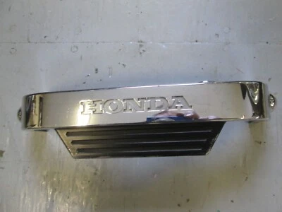 1986 - 1987 Honda VT700C VT750C тень нижняя крышка передняя эмблема 61401-MK7-000 - Изображение 1 из 4