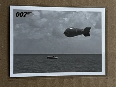 Rittenhouse James Bond Archives 007 Thunderball Throwback #099 2014 Foto 1 de 2