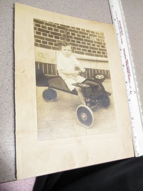 Coche a pedales de avión de correo años 20 vintage juguete foto metal avión montar juguete antiguo Foto 1 de 1