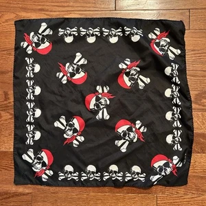 Bandana pirata teschio ossa incrociate nero rosso bianco costume Halloween copricapo - Foto 1 di 5