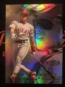 Flair Showcase Ivan "Pudge" Rodriguez 1998 - holográfico - Sec 2, fila 3, asiento 28 - Imagen 1 de 2