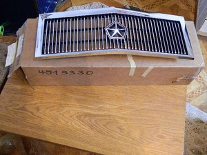 1990-1993 CHRYSLER New Yorker Landau/Salon Kühlergrill/Front Grill ,NEU,N.O.S. - Bild 1 von 1