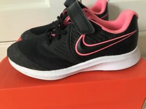 Girl's Nike Black and Pink Star Runner Trainers Size 13 Good condition