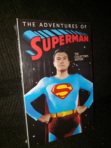 The Adventures of Superman VHS Collectors Edition George Reeves 1952-58 NEW DC - Foto 1 di 2