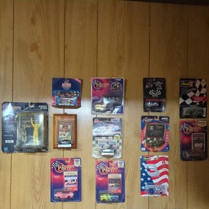 80er und 90er Jahre Dale Earnhardt Winner's Circle Druckguss Goodrich Service Lot - Bild 1 von 20
