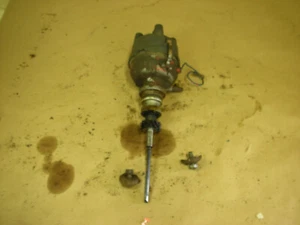Ford 600 distributor and clips - Picture 1 of 6