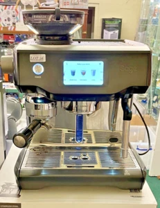 SAGE THE ORACLE TOUCH MACCHINA DA CAFFÈ AL TARTUFO NERO MACCHINA AUTOMATICA CHICCO A TAZZA - Foto 1 di 1