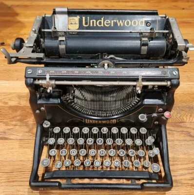 Старая винтажная 1917 UNDERWOOD стандартная пишущая машинка No 5 Черный сделано в США - Изображение 1 из 4