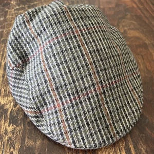 Harrods London 100% Wool Newsboy Cabbie Plaid Hat Cap Vintage 7 1/4 59cm - Picture 1 of 7