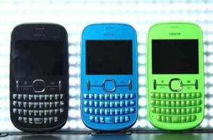 Original Nokia Asha 200 2MP Dual SIM 2G GSM 900 1800 QWERTY Keyboard Cellphone - Picture 1 of 15