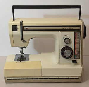 New Home SS-2015 Sewing Machine w/ Foot Pedal Case + Accessories - Picture 1 of 12