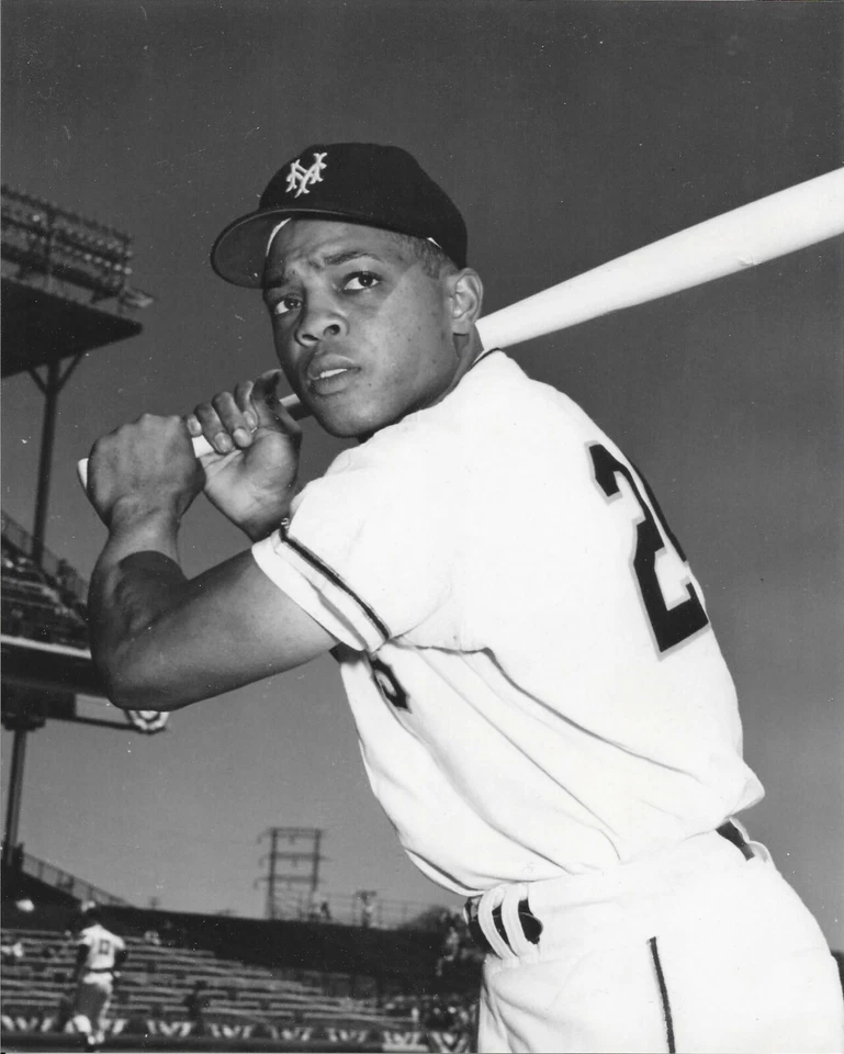 Willie Mays Photo New York Giants 8x10 Baseball Photo 1951-1973 Hall Of Fame MVP - Image 1 of 1