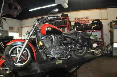 2000 00 Polaris Victory V92C Classic Cruiser caixa de bateria 2K milhas - Imagem 1 de 2