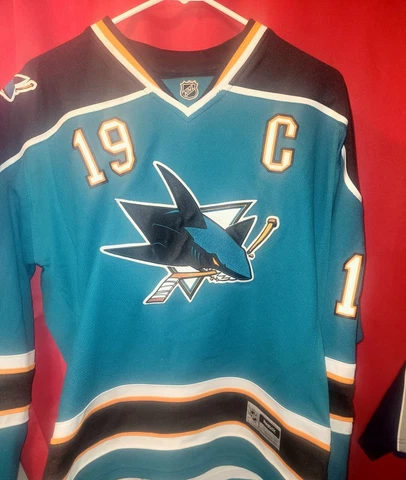 Reebok NHL Joe Thornton San Jose Sharks Home Hockey Jersey Youth Large/XL  Teal Cover