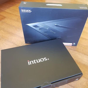 Wacom Intuos 4 PTK-440 Graphics Tablet ***EXCELLENT*** - Picture 1 of 1