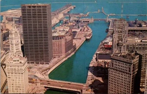 Looking East from MARINA CITY Chicago, Illinois birds eye view Postcard - Imagen 1 de 2