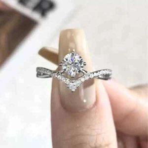1.50 Ct Round Cut Real Moissanite Women's Gift Ring 14k White Gold Plated Silver - Picture 1 of 4