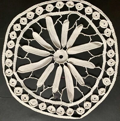 Broderie ancienne: dessus coussin crochet blanc - Photo 1/3