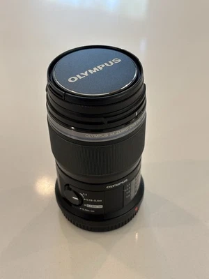Olympus M.Zuiko 60mm f/2.8 Macro Lens – Excellent – 1:1 – Micro Four Thirds MFT - Image 1 of 4