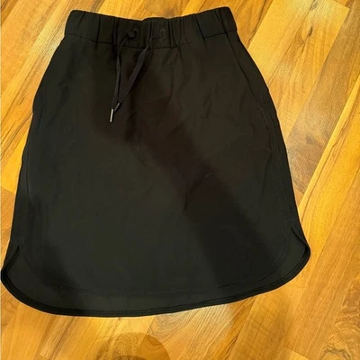 Lululemon on the fly skirt black women size 4 athleisure, athletic, casual - Image 1 of 4