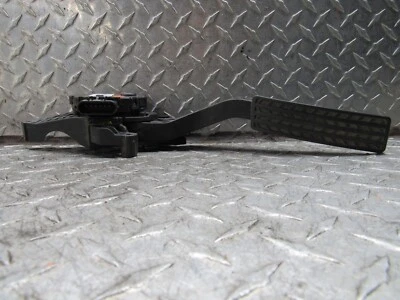 2011 BUICK ENCLAVE ACCELERATOR GAS PEDAL 25865203 - Image 1 of 4