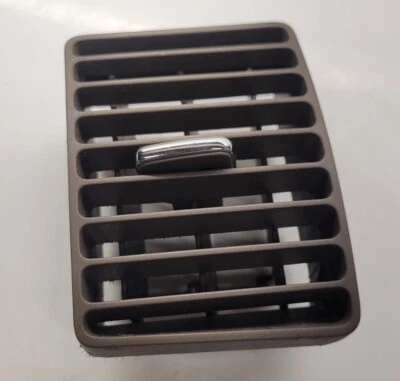 Toyota Corolla LE 2007 radio de tablero central ventilación de aire envolvente derecha 55064-02020 tostado Foto 1 de 3