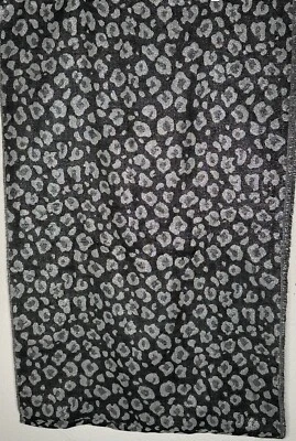 "Bufanda Infinity grande ancha de gasa envolvente gris y negro leopardo brillante 23"" x 72""" Foto 1 de 3