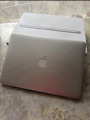 Apple MacBook Pro 13 Zoll 2015 - Bild 1 von 4