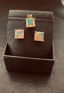 Opal Pendant and Earrings - Picture 1 of 7