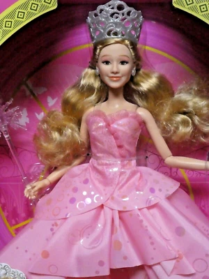 FROM WICKED MOVIE REMARKABLE DELUXE GLINDA PRISTINE MATTEL ERROR WICKED.COM - Image 1 of 4