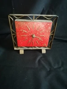 Vintage, Rechteckige Kaminuhr, 15x15cm, Rot emailliertes Metall, Handaufzug - Bild 1 von 3