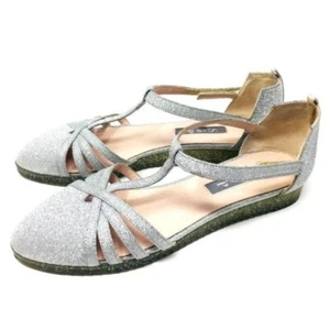 Sarah Jessica Parker womans silver glittery Flats sandals 6 BoxV Strap - Picture 1 of 7