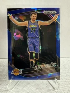 2024-25 Panini Prizm Black Luka Doncic Blue Cracked Ice /125 Lakers #5 - Bild 1 von 2