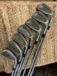 Titleist DCI 981 Iron Set 3-PW Select Regular Graphite Mens RH No 7 Iron - Picture 1 of 11