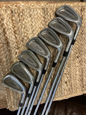Titleist DCI 981 Iron Set 3-PW Select Regular Graphite Mens RH No 7 Iron - Image 1 of 4
