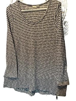 Lucy & Laurel Womens XL Long Sleeve Knit Black/White Stripe Round Neckline - Image 1 of 4