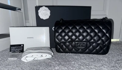 RARO AUTÉNTICO Nuevo Bolso de Mano CHANEL Piel de Cordero Atemporal Clásico Solapa TAN NEGRO Jumbo Foto 1 de 4