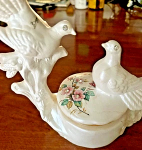 trinket box from Italy with doves vintage "Berger" signed vintage w/ rhinestones - Picture 1 of 5