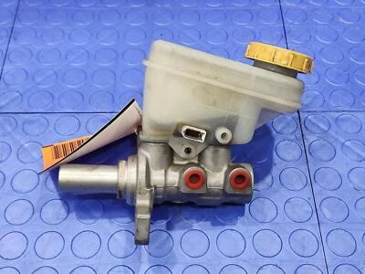 2013-2014 Subaru XV Crosstrek Brake Master Cylinder Assembly OEM 26401FJ071 - Image 1 of 4