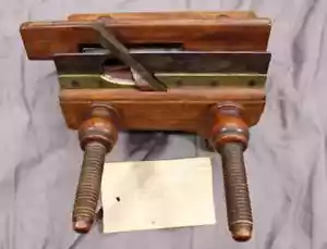 Antiguo - Plano de moldeo de madera con brazo de tornillo ajustable temprano - Imagen 1 de 10