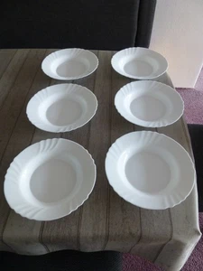 6 Suppenteller weiß mit Wellendekor - Bild 1 von 2