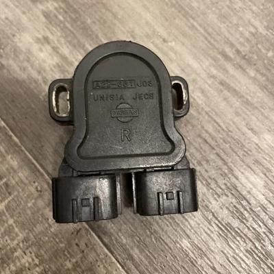 NEW GENUINE Nissan TPS Throttle Switch for RB25DET Late R33 R34 22620-17U10 - Image 1 of 3