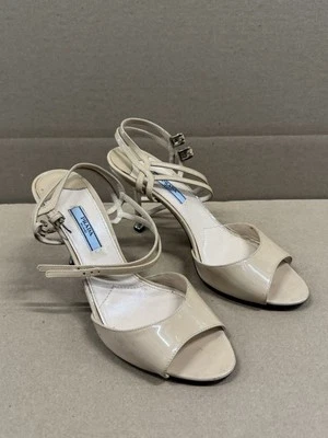 Sandalias Prada para mujer charol con correa beige talla 39 Foto 1 de 4