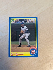 1990 Score #561B Ryne Sandberg CORRECTED Chicago Cubs HOF - Picture 1 of 2