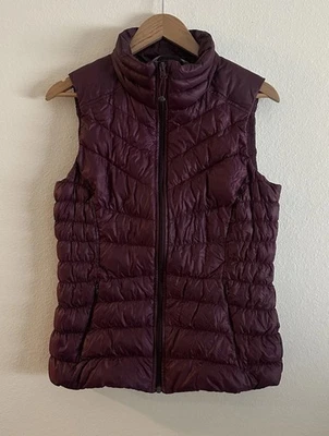 Athleta Downalicious Deluxe Puffer Vest Women Medium Chianti Down Filled Jacket - Image 1 of 4