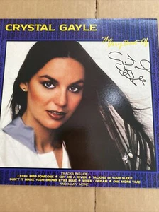CRYSTAL GAYLE - THE VERY BEST OF = SIGNED - Picture 1 of 3