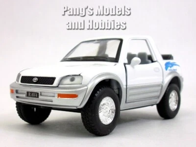 Toyota RAV4 Cabriolet 1/32 Scale Diecast Model by Kinsmart - White - Image 1 of 4
